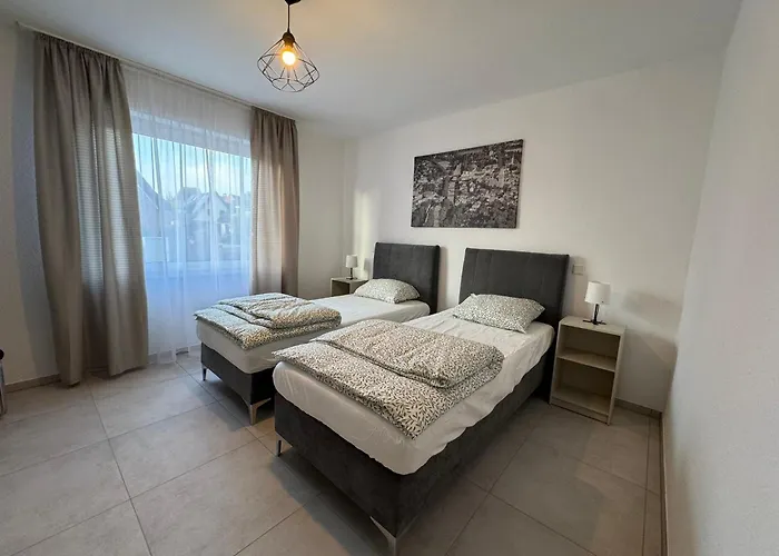 Rheiner Wohlfuehlsuite Mit Garten Apartment